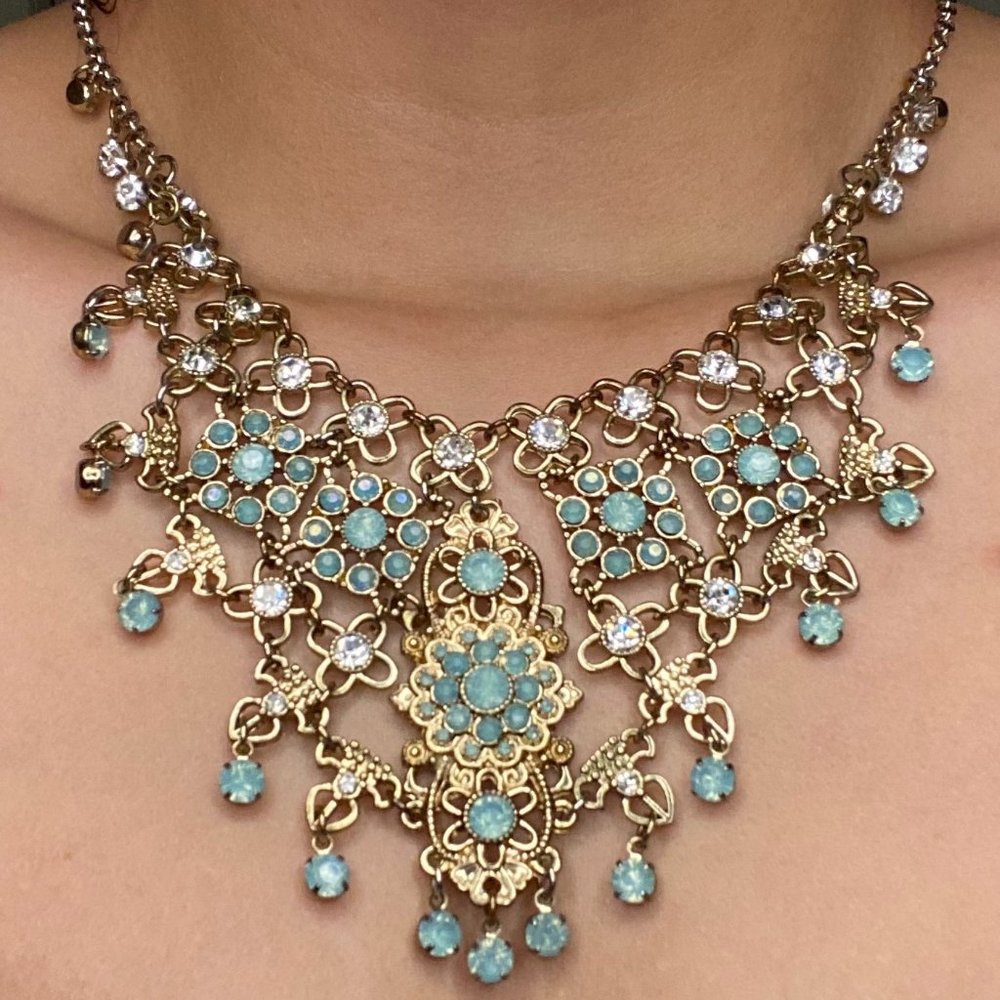 Statement necklace